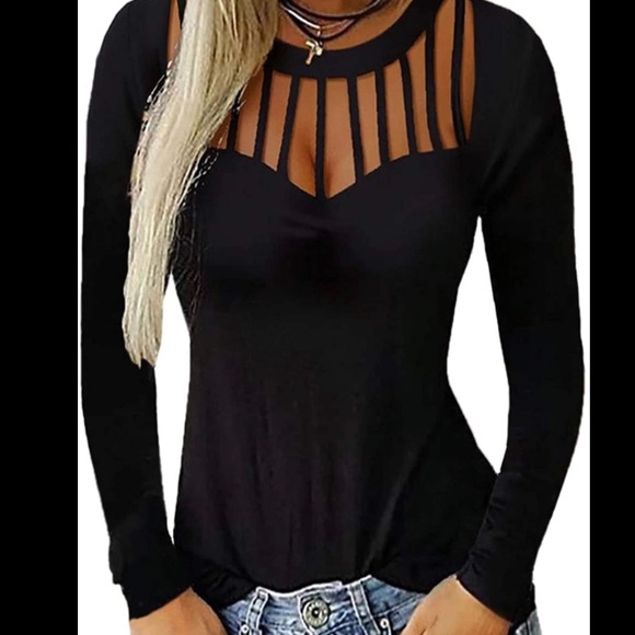 🦋 Sexy Top! Crewneck Hollow Out Black Long sleeve top! Super Cute 🥰 - Picture 2 of 8